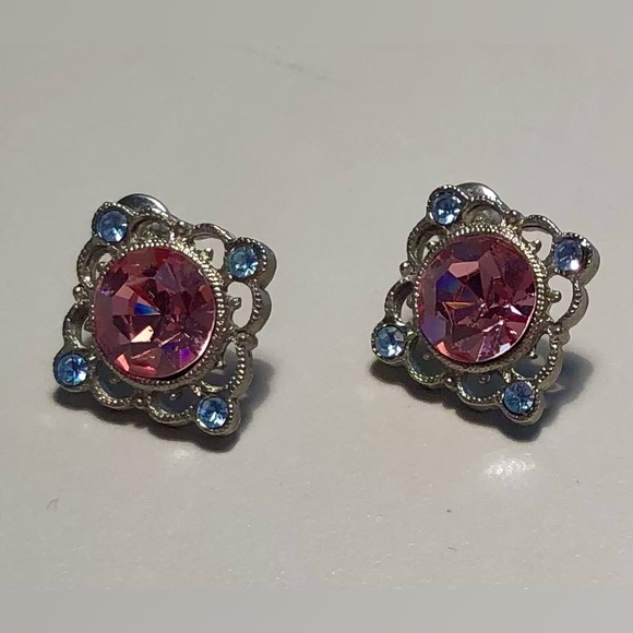 1928 Jewelry Company Brooch and Earrings - Picture 4 of 10